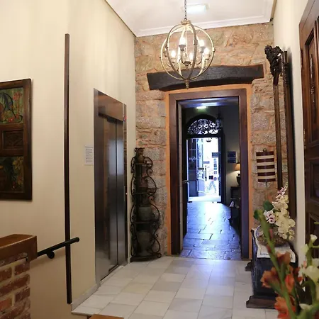 شقة La Pontiga *** *